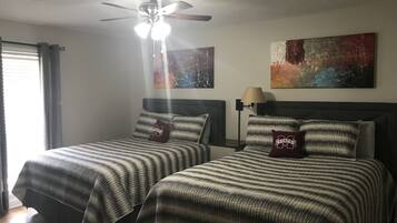 2 bedrooms, iron/ironing board, free WiFi, bed sheets