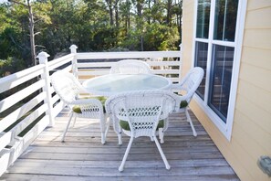 Outdoor dining - 3BR Waterfront Home|Fishing|Boating|Views (Stacy)