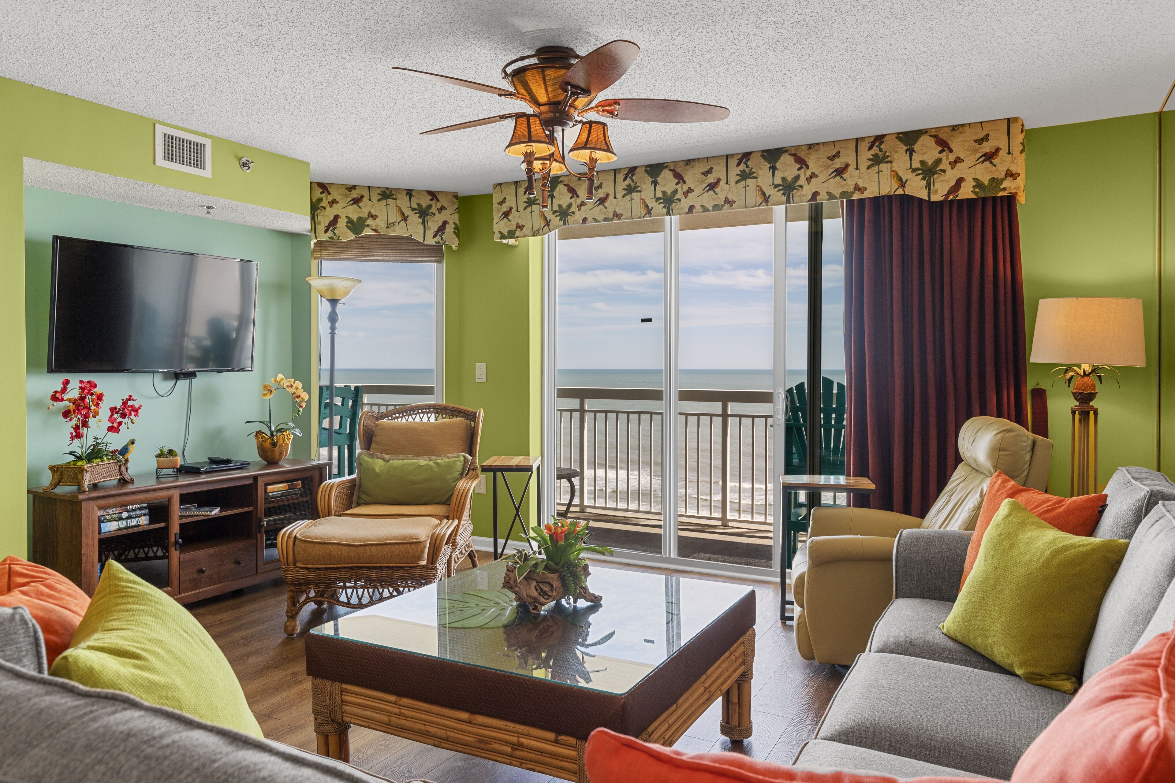 Tropical Oasis! OceanFront Crescent Shores #902 End of Summer Specials*Pools
