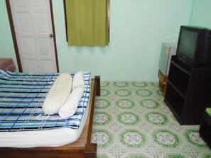 Standard Room, 1 King Bed, Non Smoking - Tik's Place Guests House (Cha-am)