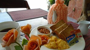 Food and drink - Tik's Place Guests House (Cha-am)