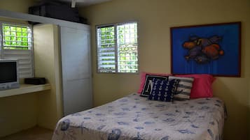 Basic Apartment, Multiple Beds, Non Smoking | 2 bedrooms, iron/ironing board, free WiFi, bed sheets