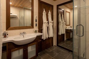 Deluxe-Zimmer, 1 Schlafzimmer, Seeblick | Badezimmer