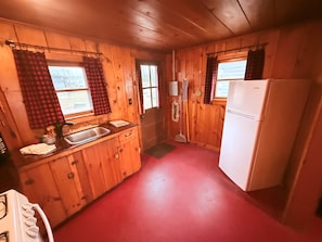 Fridge, microwave, oven, stovetop - Cabin #7 - "Waugoshance" (Carp Lake)