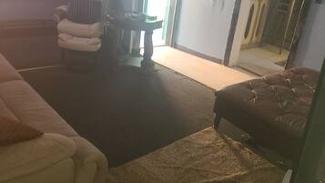 TV, lettore DVD, impianto stereo
