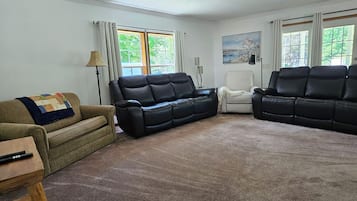 Tv, dvd-afspiller, stereoanlæg