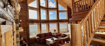 Mountaintop Cabin-secluded but close to everything!