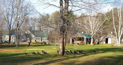Maple Moon Farm ~ Übernachten Sie auf einer historischen Maine Farm!