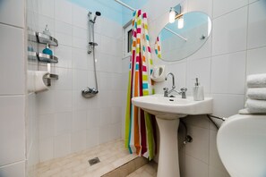 Hårtørrer, håndklæder, Sæbe, Shampoo