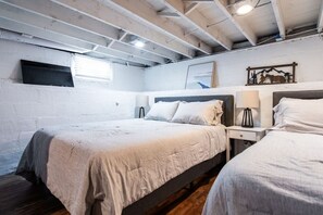 3 soveværelser, skrivebord, strygejern/strygebræt, weekendseng