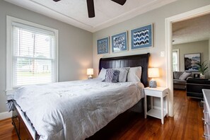 3 bedrooms, desk, iron/ironing board, travel cot