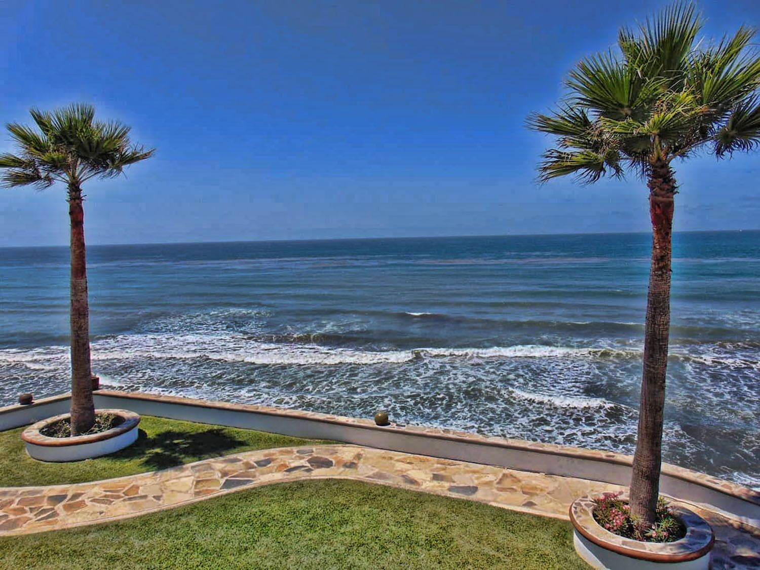 Plage, chaises longues