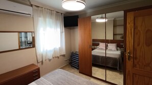 Unclassified image, 3 of 50, button - Complete apartment 100m from the beach - Unbeatable location in the center of town (Rincón de la Victoria)