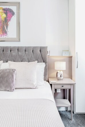 2 chambres, fer et planche à repasser, lit de bébé portatif, Wi-Fi