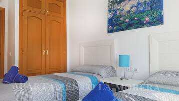 2 slaapkamers, een kluis op de kamer, een strijkplank/strijkijzer