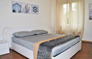 3 bedrooms, travel crib, WiFi, bed sheets - Entire apartment CASA FELICE 9 Places Free Parking and Free Wi-Fi Included (Venezia)