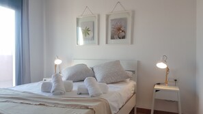 1 dormitorio, tabla de planchar con plancha, wifi gratis y ropa de cama