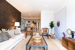 TV - Design Pool House – Seaside @ Mountain (Alcabideche)