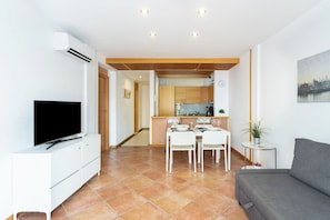 Smart TV, books - Lux 3BD vila with heated pool (Adeje)