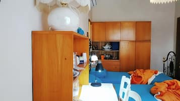 1 Schlafzimmer, Bügeleisen/Bügelbrett, Bettwäsche