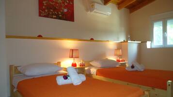 2 bedrooms, iron/ironing board, bed sheets