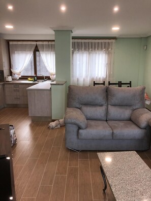 Smart TV - sea view apartment (Insuela)