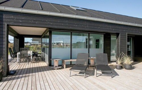 Gorgeous home in Løkken with sauna