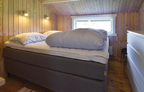 3 bedrooms, travel crib, free WiFi