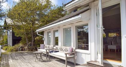Cozy home in Tvedestrand with kitchen