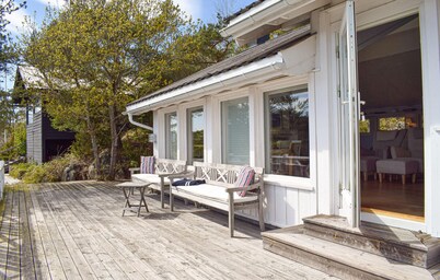 Cozy home in Tvedestrand with kitchen