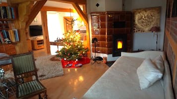 6 bedrooms, in-room safe, desk, iron/ironing board