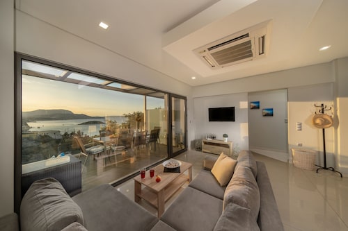 Alexis Zorba Villa - private pool & sea view - 8 min walk to beach