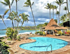 Outdoor pool - A/C OCEAN VIEW LUXURIOUS HAWAIIAN GEM  (Lahaina)