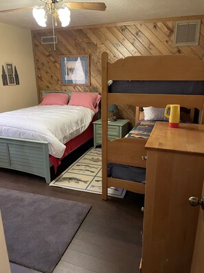 3 bedrooms, desk, iron/ironing board, travel cot