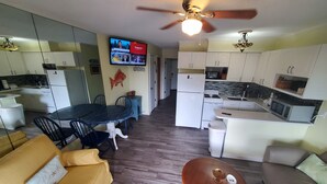 Living area - Newly renovated with the lowest rates you can find. (Hilton Head Island)