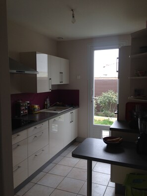 Micro-ondes, lave-vaisselle