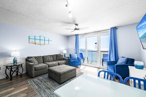 TV, DVD player - Newly Renovated!  March Discount!  Direct Beachfront!  🌞 (Destin)