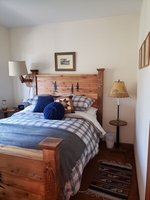 2 habitaciones, tabla de planchar con plancha, wifi y ropa de cama 