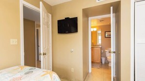 2 Schlafzimmer, Zimmersafe, Bügeleisen/Bügelbrett, Reisekinderbett