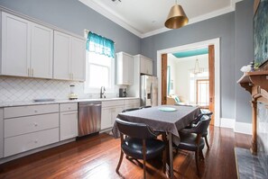 Dining - Fab Roomy Irish Channel Pad off Magazine Street (New Orleans)