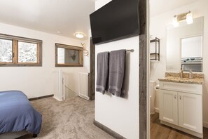 2 多间卧室、熨斗/熨衣板、免费 WiFi、床单