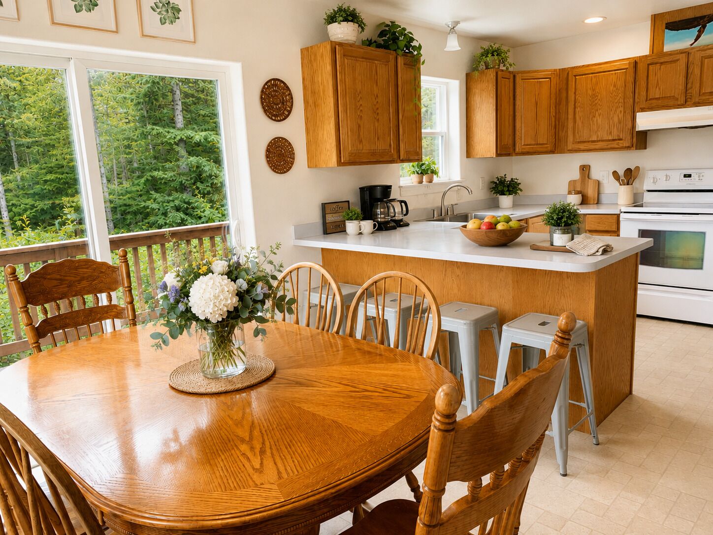 Coffee/tea maker, fridge, microwave, oven