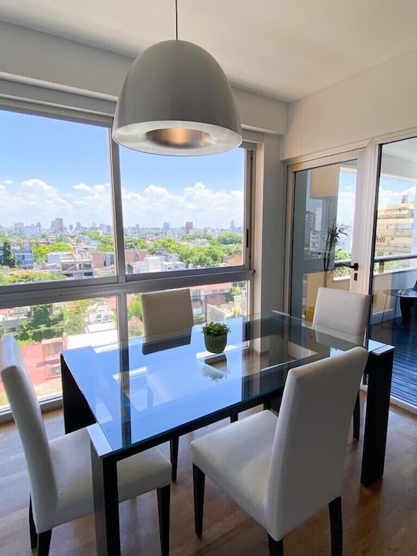 Dining - Luxurious high-rise living in the heart of Palermo SoHo! (Palermo)