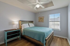 3 Schlafzimmer, Zimmersafe, Schreibtisch, Bügeleisen/Bügelbrett