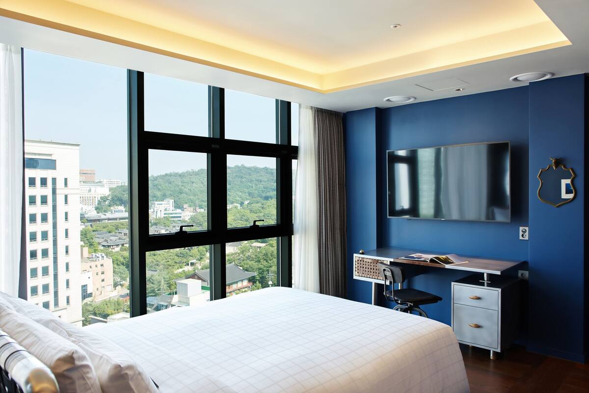 In-room safe, individually decorated, desk, blackout curtains