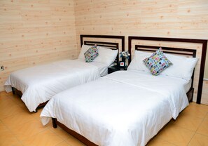 ツイ��ンルーム | ミニバー、デスク、WiFi (無料)