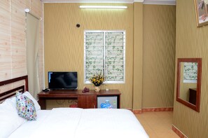 Minibar, Schreibtisch, kostenloses WLAN