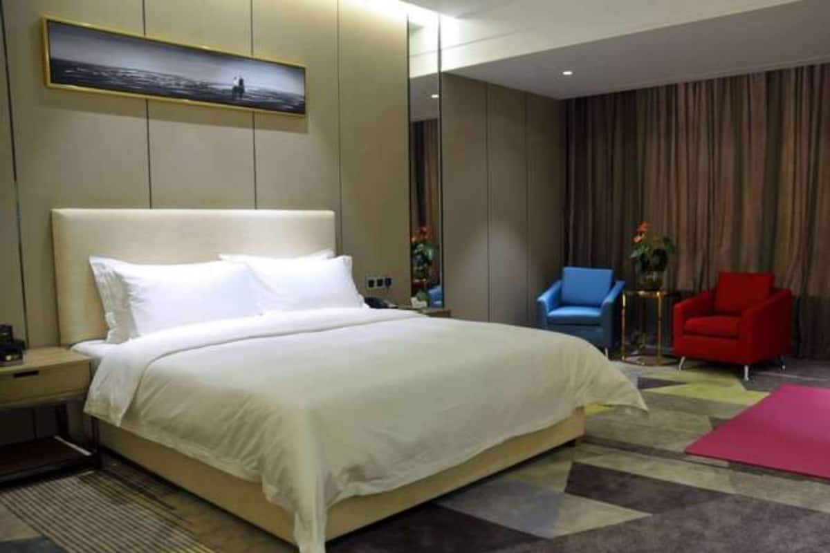 Desk, blackout drapes, rollaway beds, free WiFi