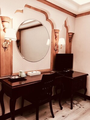 Superior Double Room, Non Smoking | Blackout drapes, soundproofing, free WiFi, bed sheets - Daxin Hotel (Taipei)