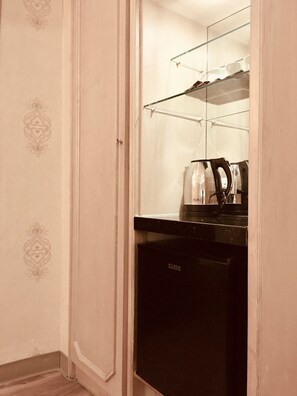 Superior Triple Room, Non Smoking | Blackout drapes, soundproofing, free WiFi, bed sheets - Daxin Hotel (Taipei)